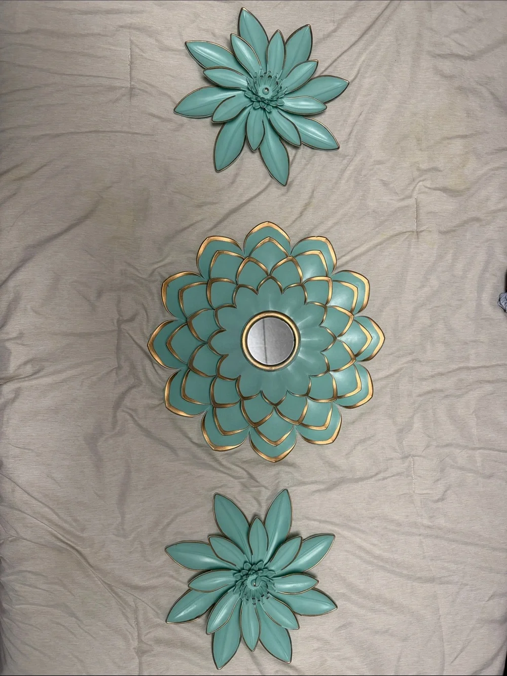 Teal Floral Plastic Wall Decor Set with Gold Accents